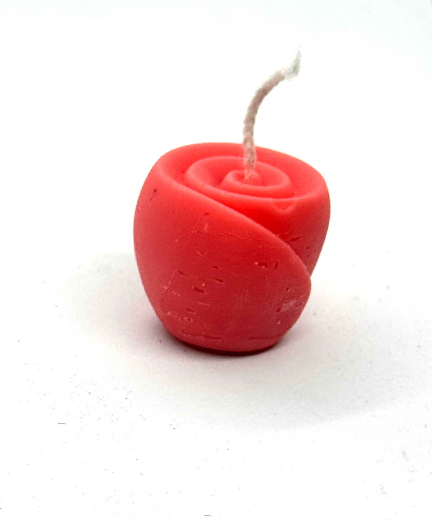 🌹 Coconut Rose Bud Candle – 1 Piece