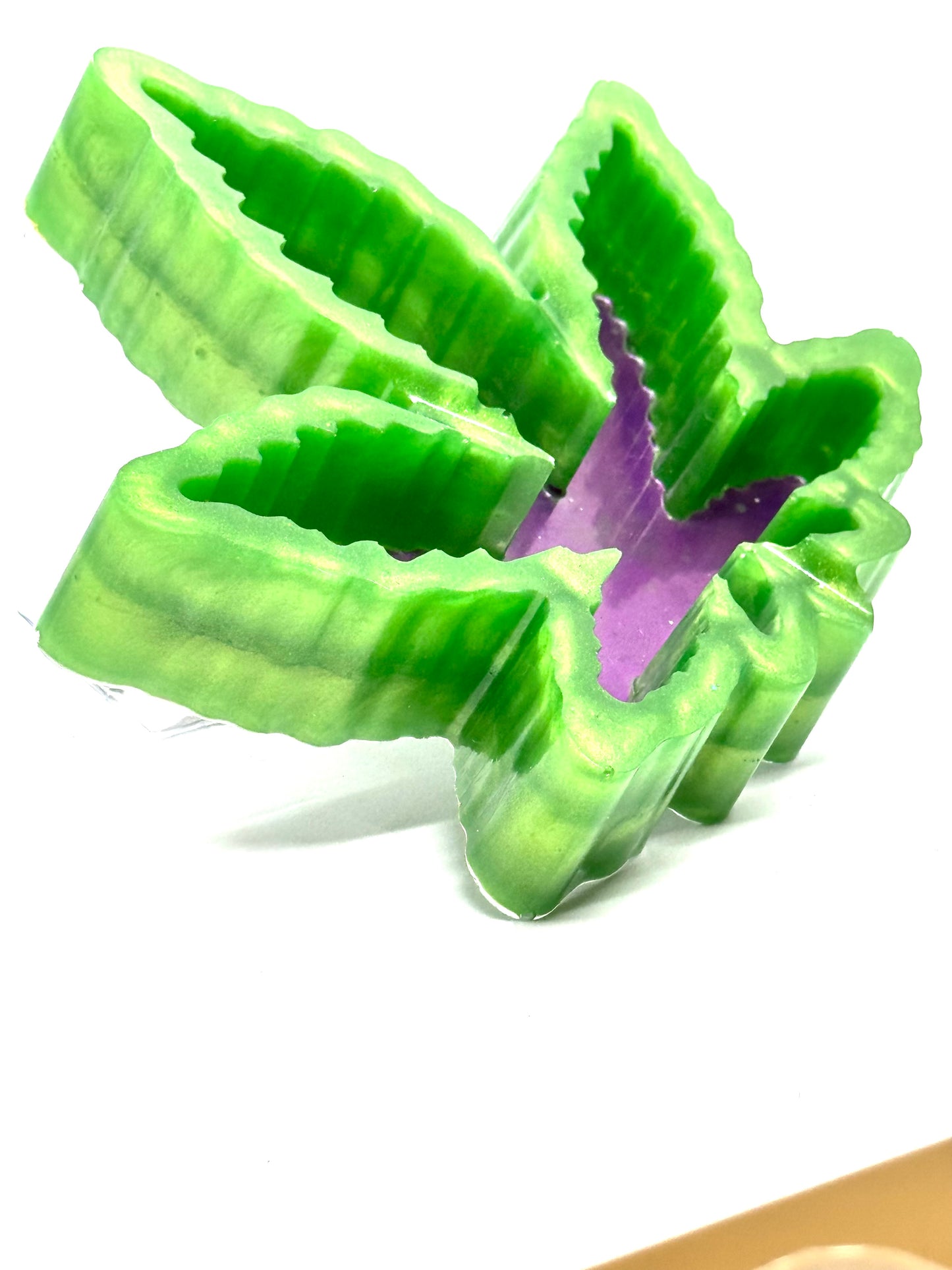 7” Marijuana Leaf Ashtray