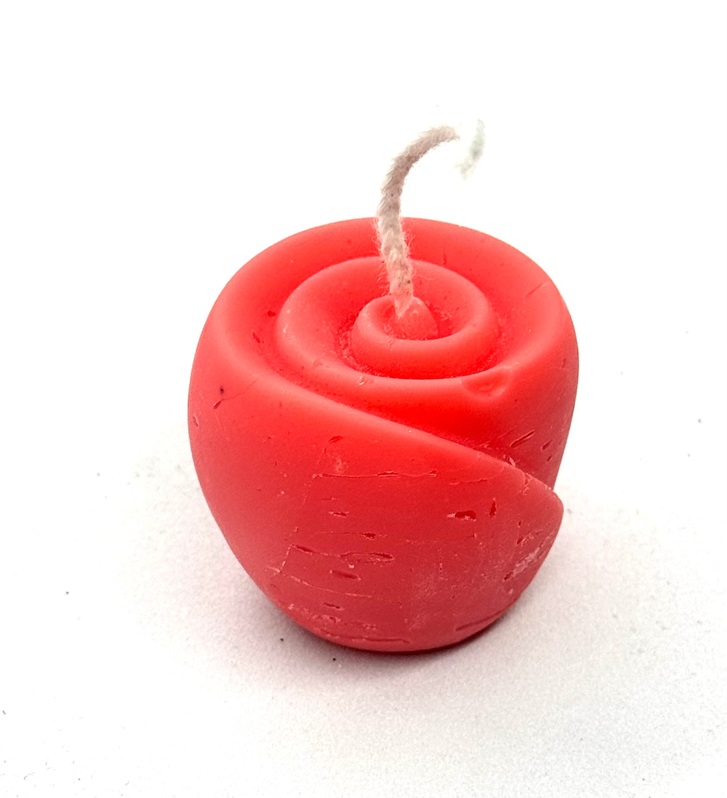 🌹 Coconut Rose Bud Candle – 1 Piece