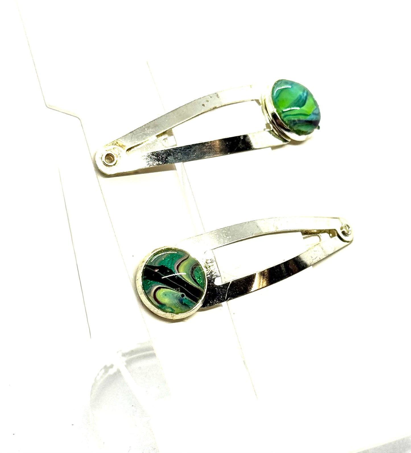 #3 Green Control Issues Snap Clips – Silver Tone Resin Hair Clips (2pc Set)